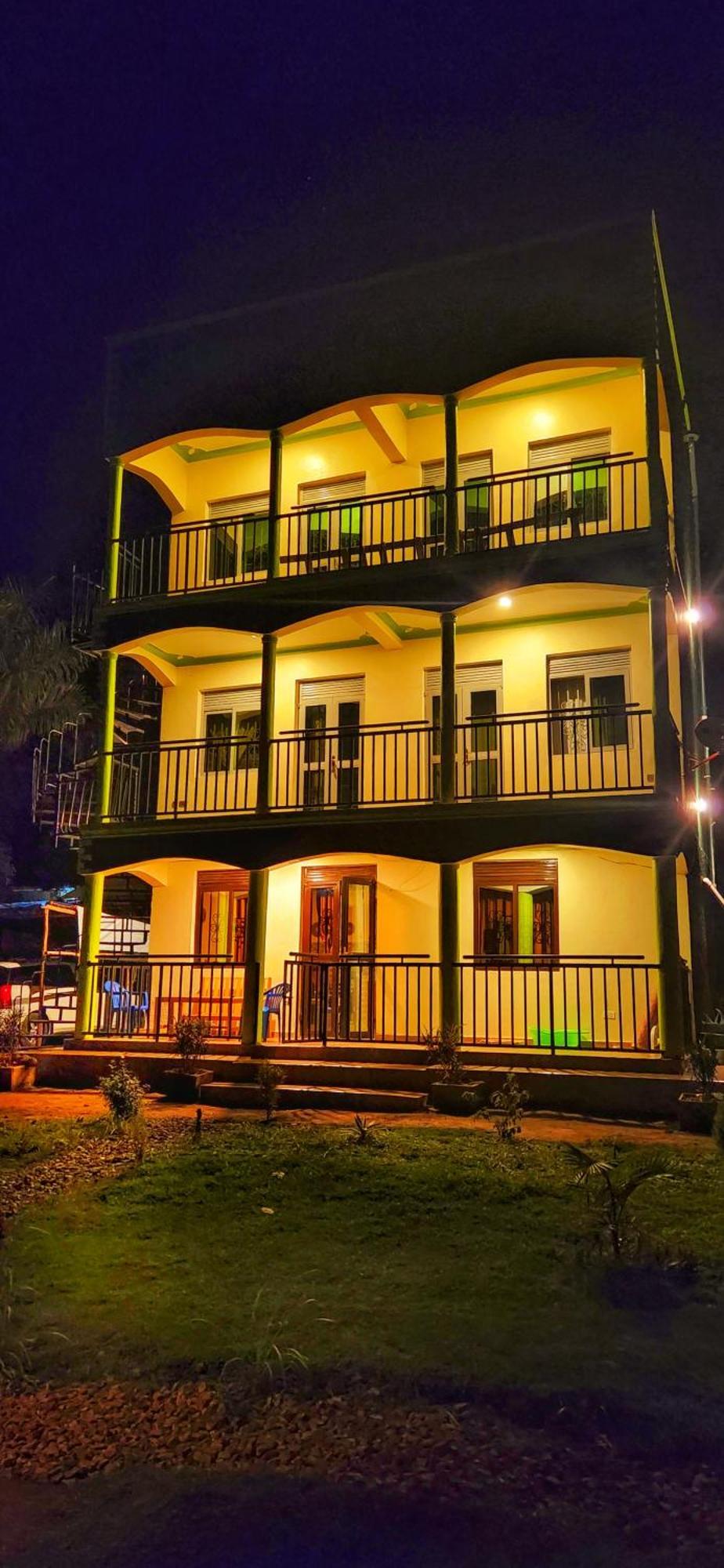 Lights Of Kazinga Orphanage And Homestay Rubirizi Екстериор снимка